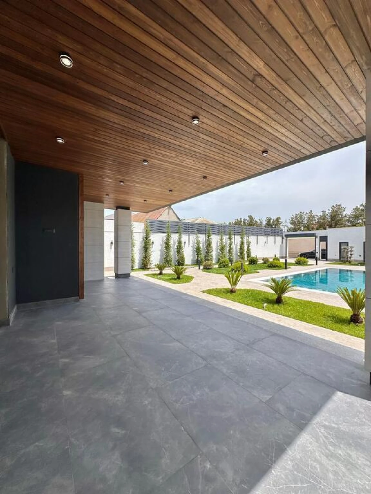 Satılır 5 otaqlı həyət evi 250 m²