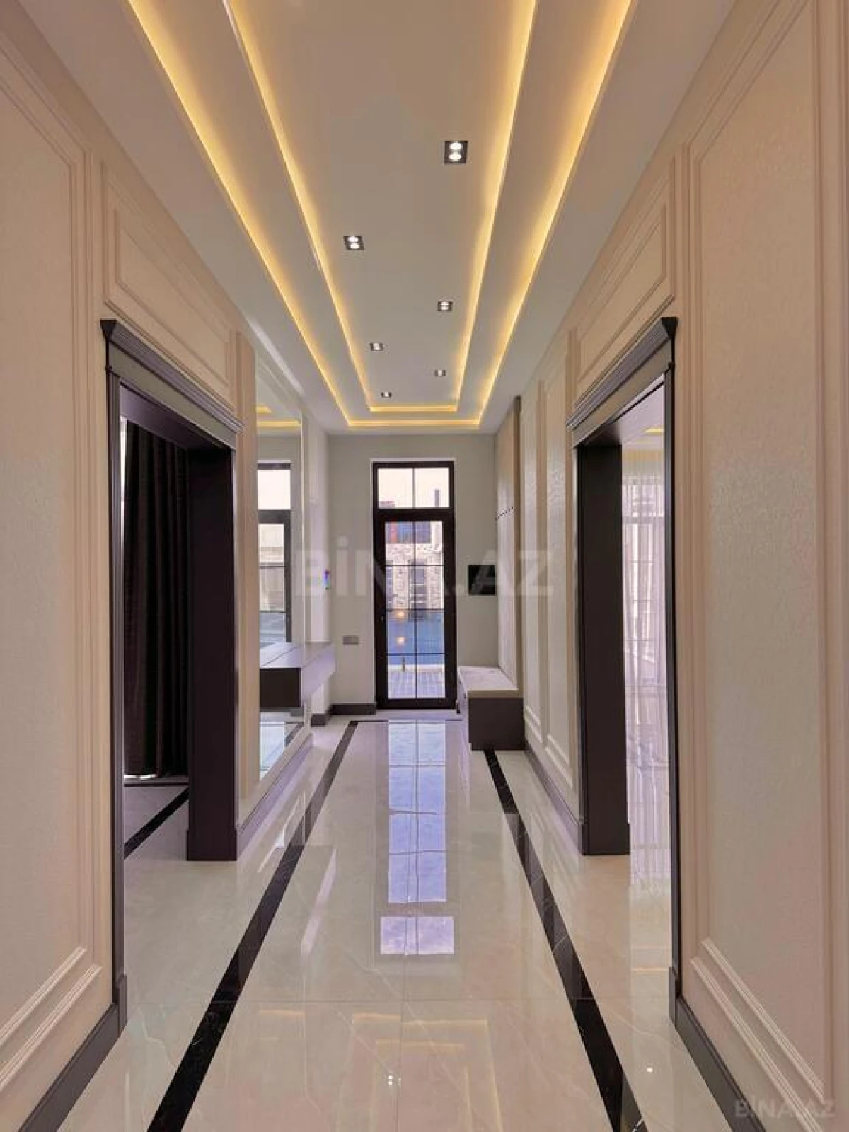 Satılır 6 otaqlı həyət evi 300 m²