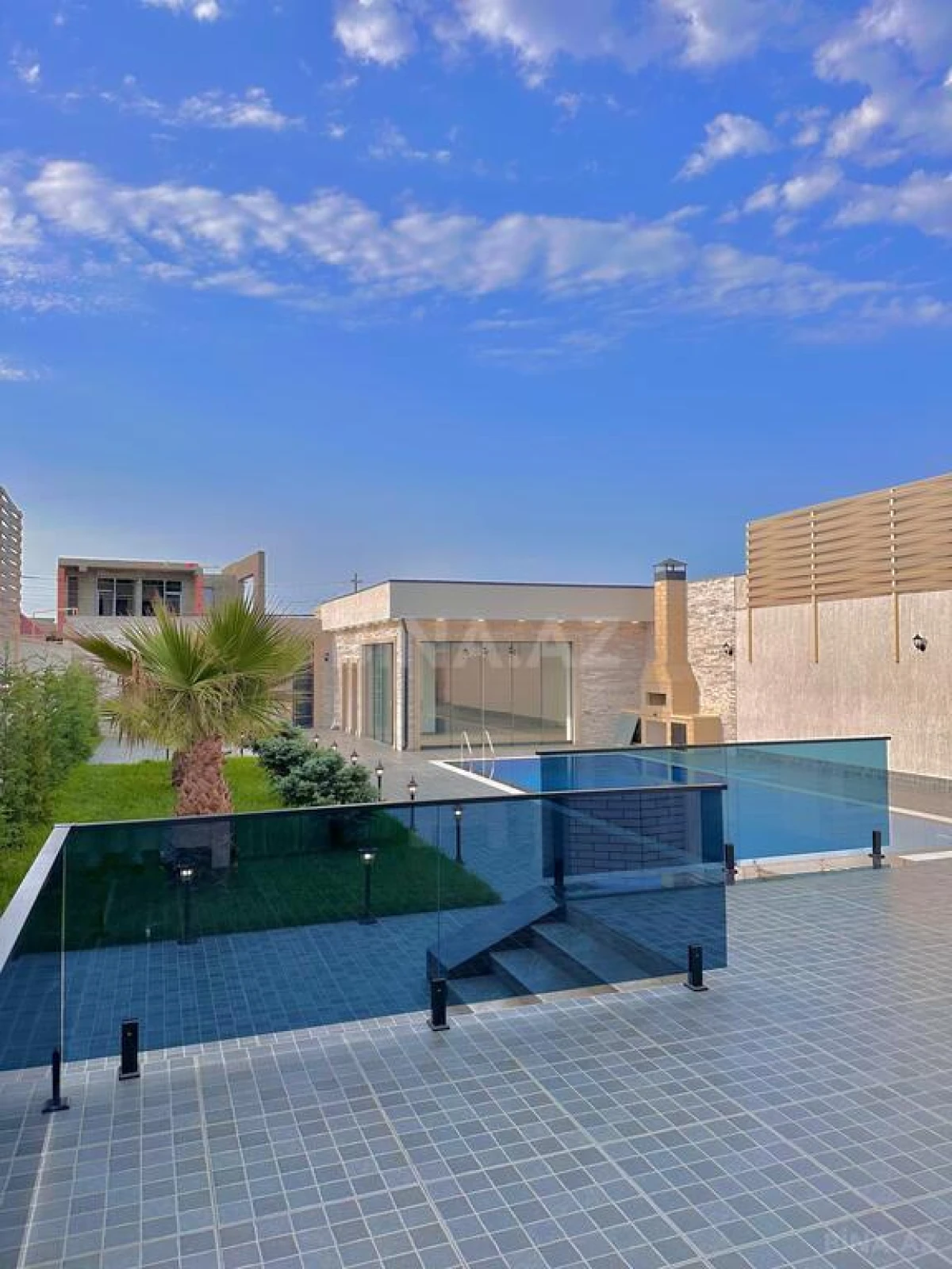 Satılır 6 otaqlı həyət evi 300 m²