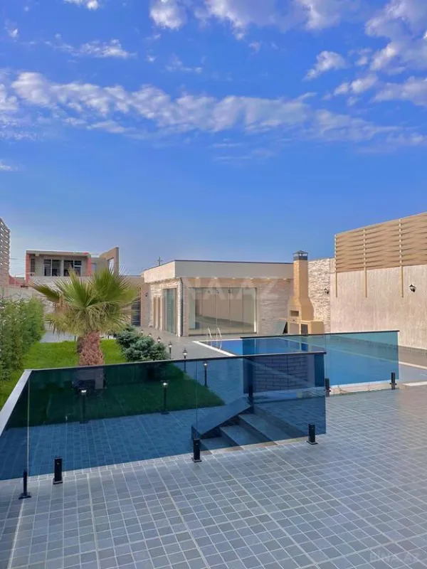 Satılır 6 otaqlı həyət evi 300 m²