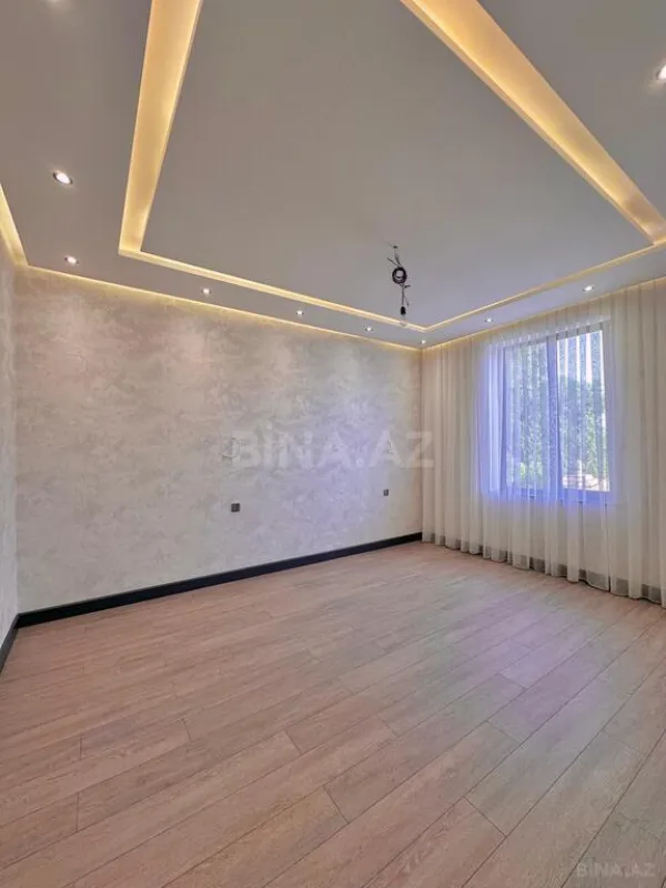 Satılır 6 otaqlı həyət evi 300 m²
