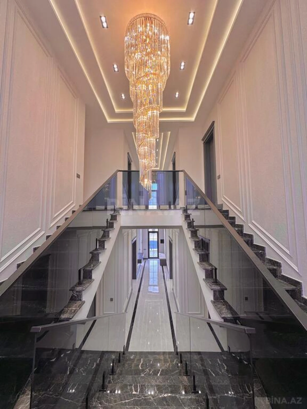 Satılır 6 otaqlı həyət evi 300 m²