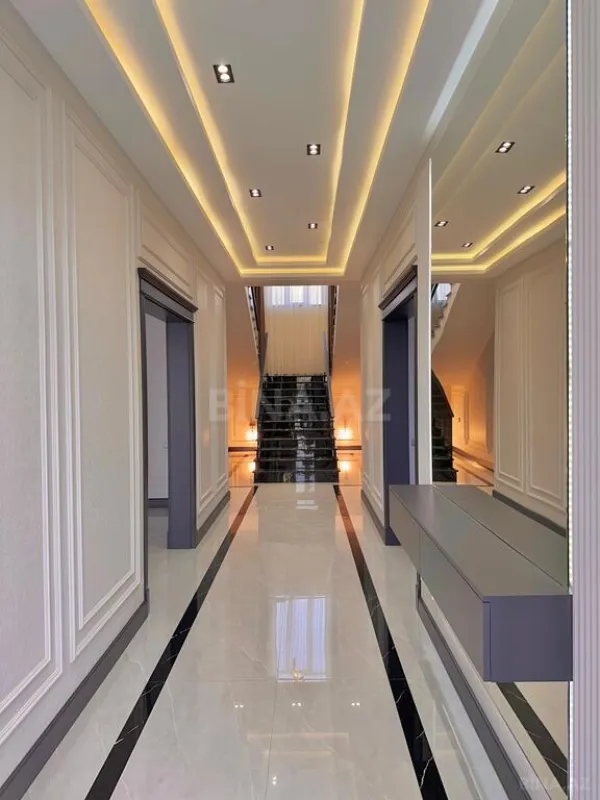 Satılır 6 otaqlı həyət evi 300 m²
