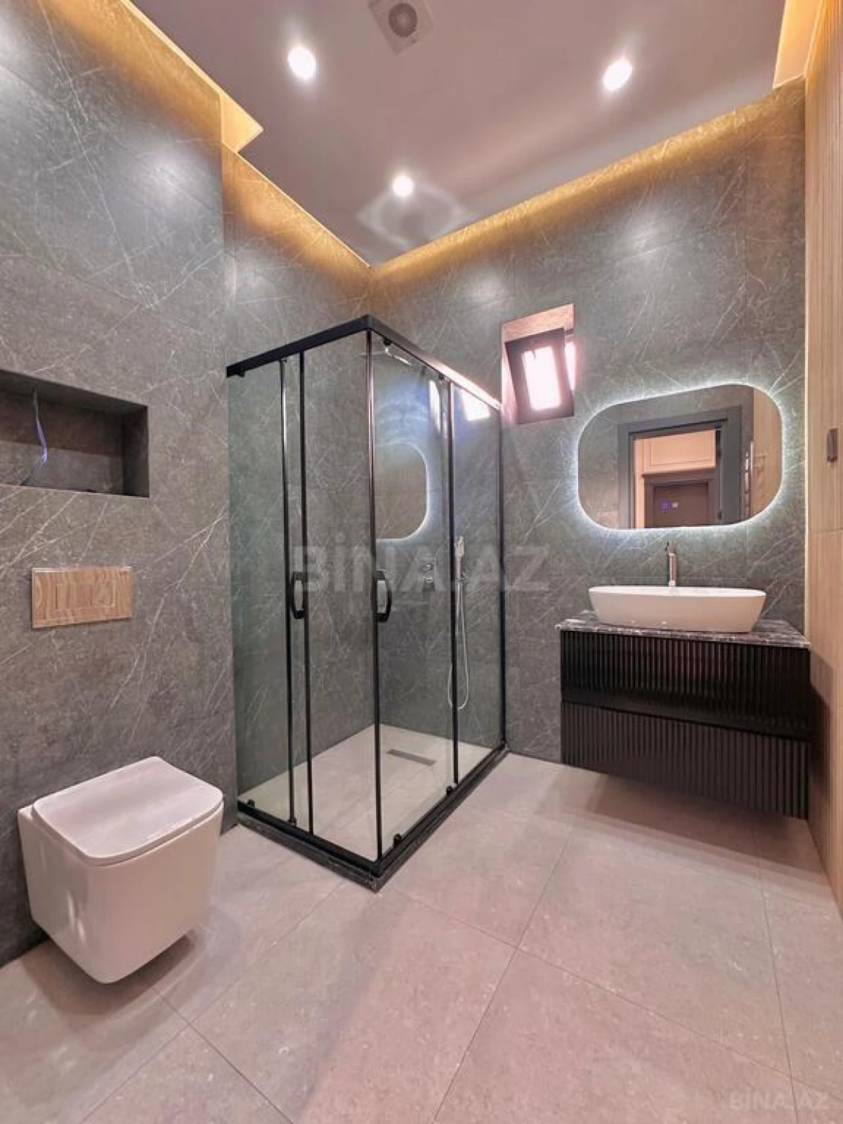 Satılır 6 otaqlı həyət evi 300 m²