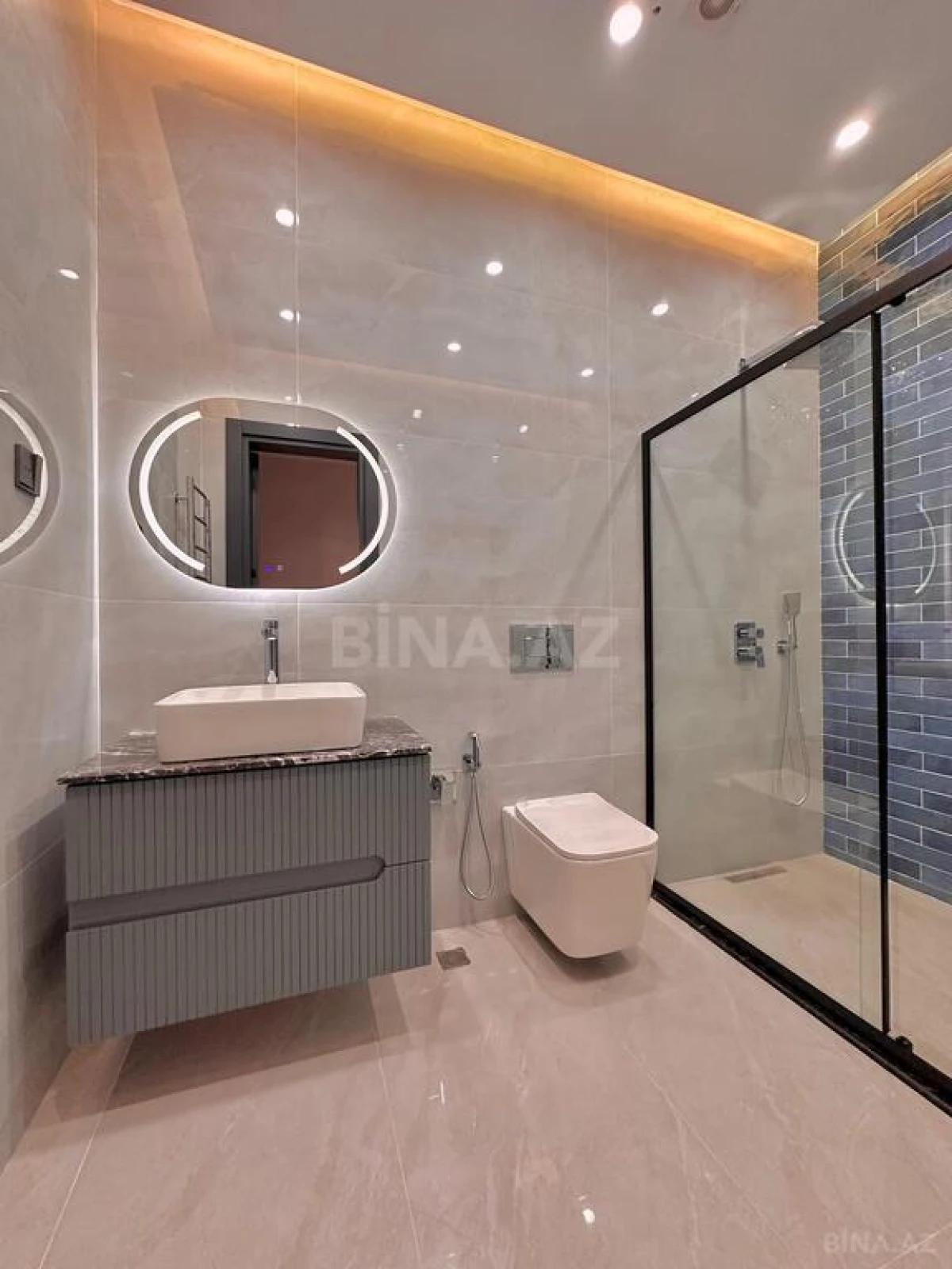 Satılır 6 otaqlı həyət evi 300 m²