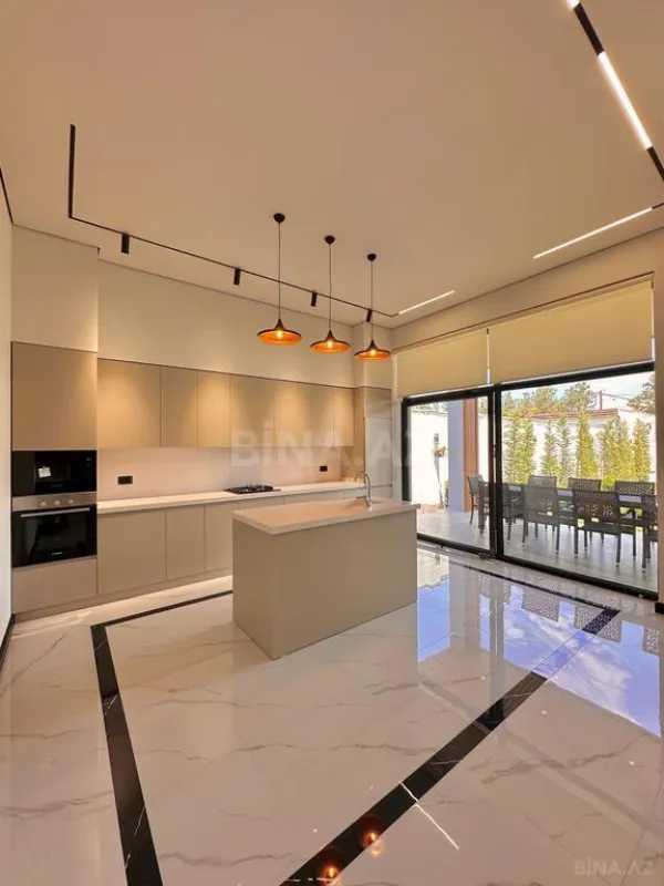 Satılır 5 otaqlı həyət evi 200 m²