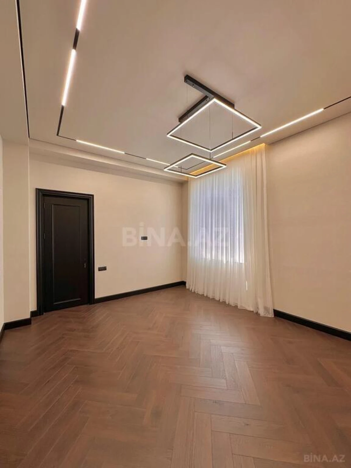 Satılır 5 otaqlı həyət evi 200 m²