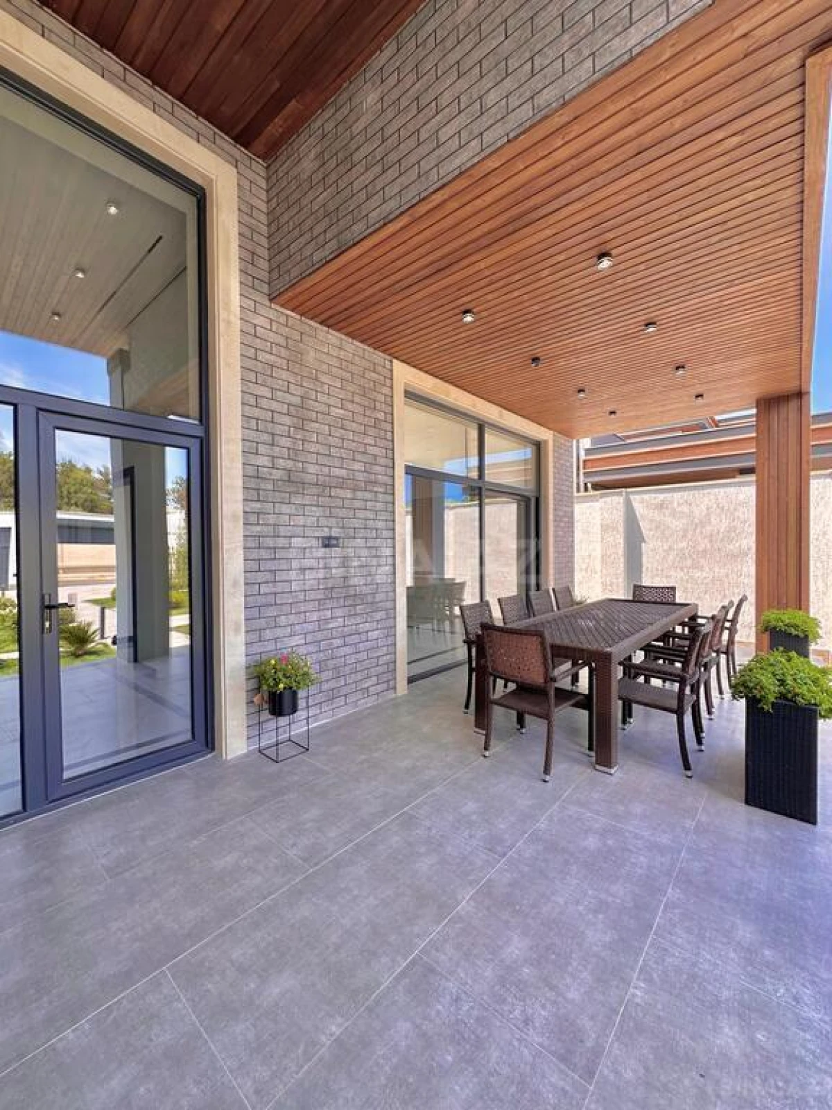 Satılır 5 otaqlı həyət evi 200 m²