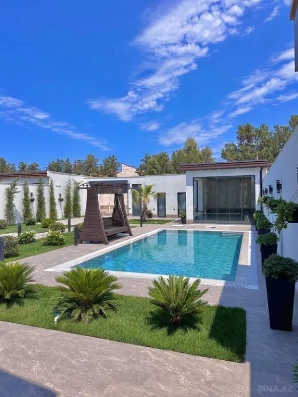 Satılır 5 otaqlı həyət evi 200 m²