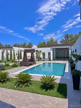 Satılır 5 otaqlı həyət evi 200 m²