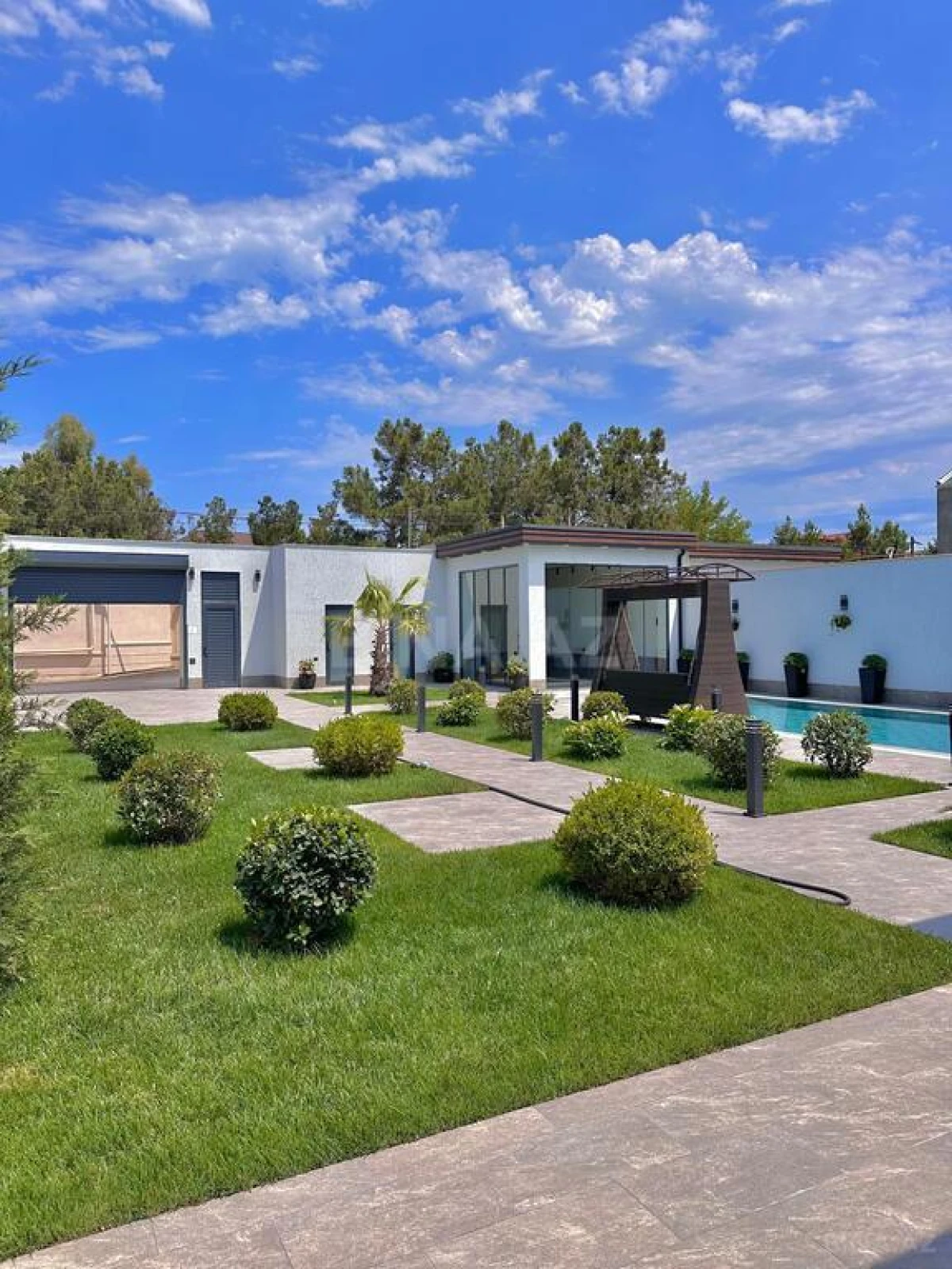 Satılır 5 otaqlı həyət evi 200 m²