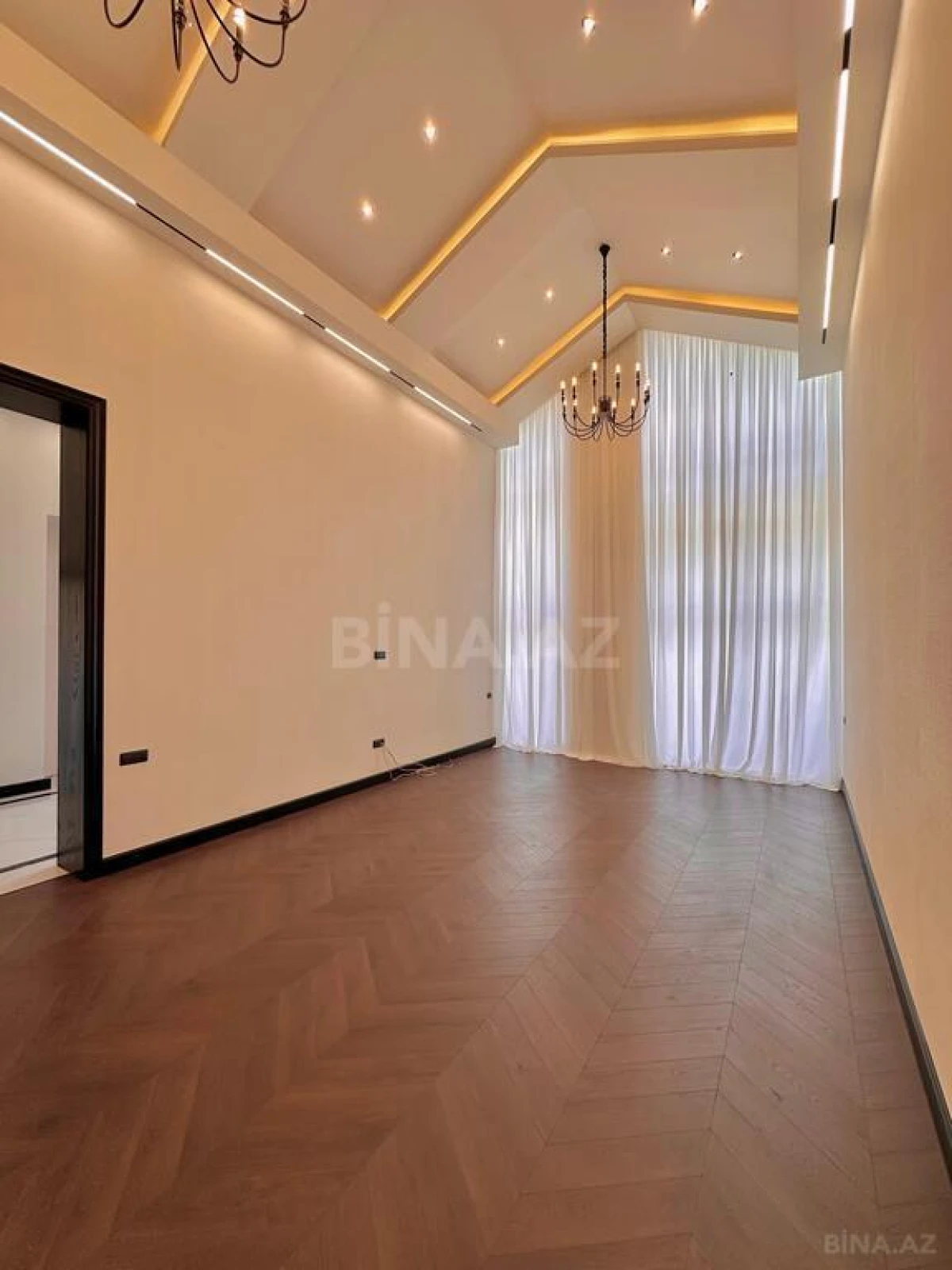 Satılır 5 otaqlı həyət evi 200 m²