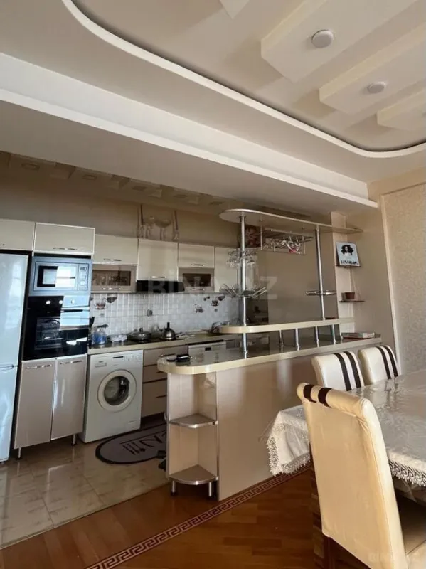 Satılır 3 otaqlı mənzil 100 m²