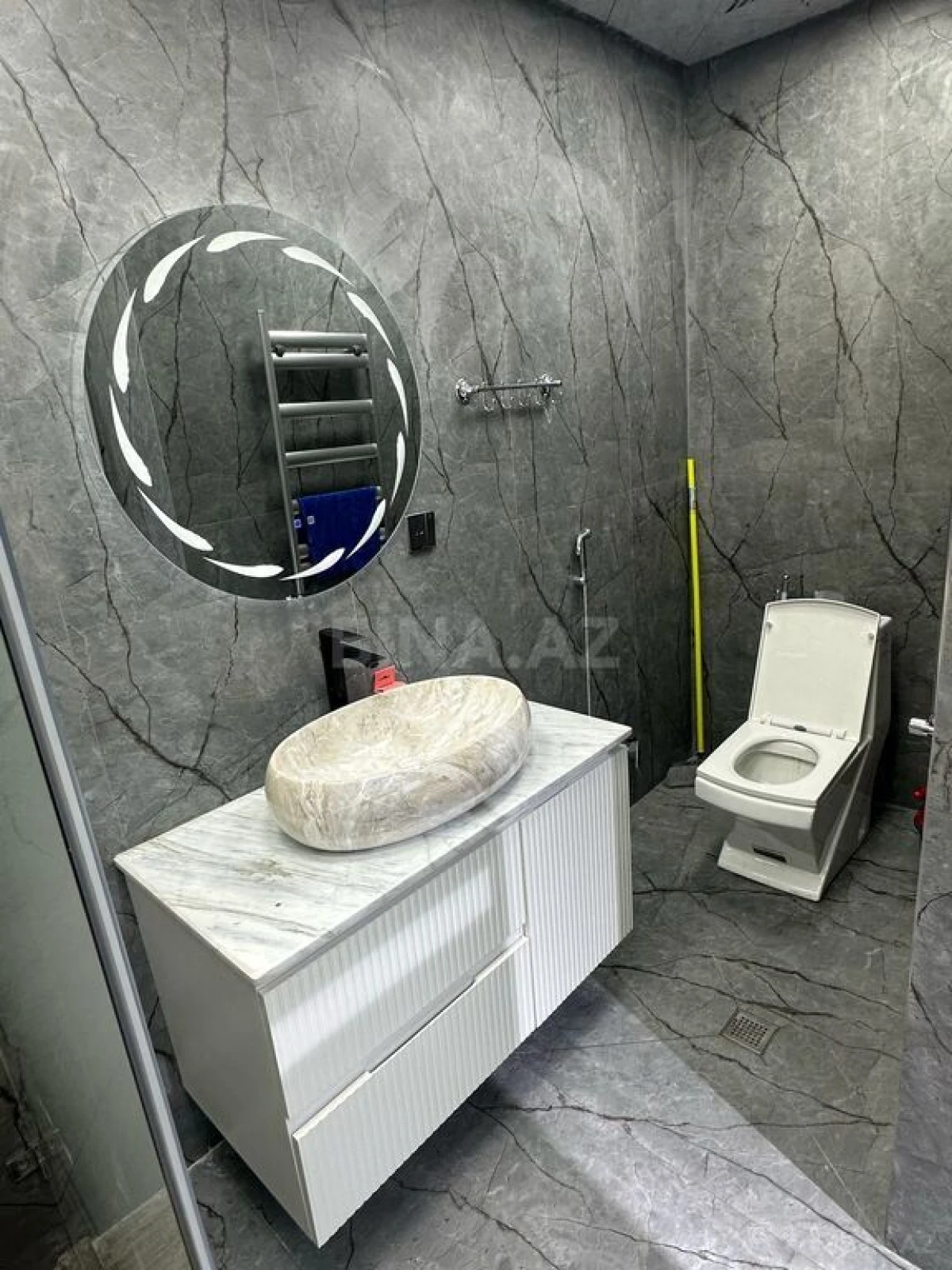 Kirayə verilir 2 otaqlı mənzil 75 m²