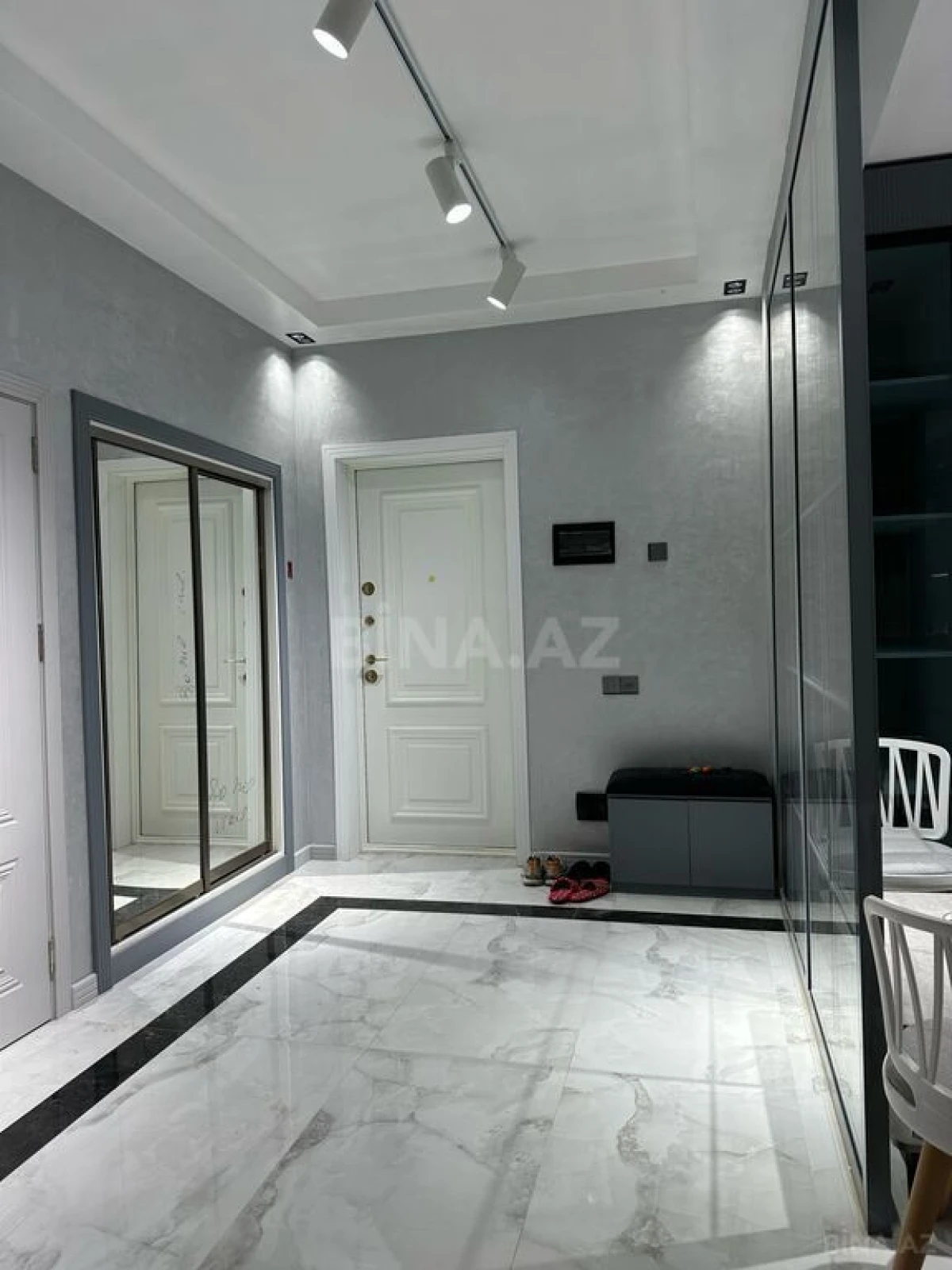Kirayə verilir 2 otaqlı mənzil 75 m²