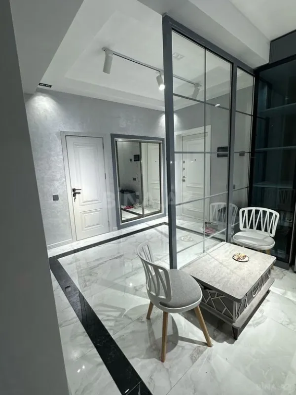 Kirayə verilir 2 otaqlı mənzil 75 m²