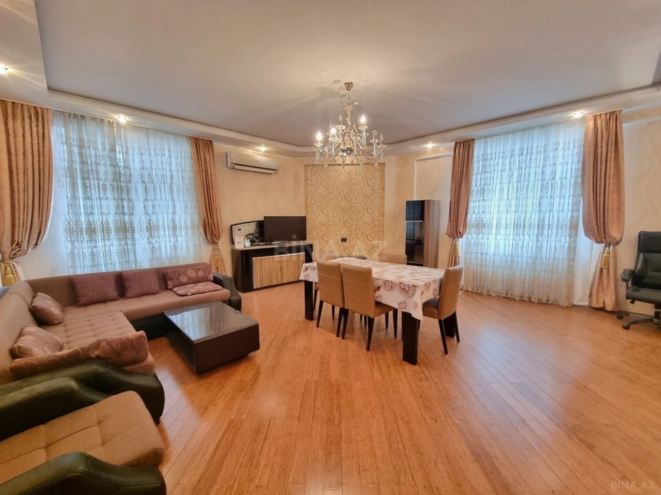 Kirayə verilir 4 otaqlı mənzil 160 m²