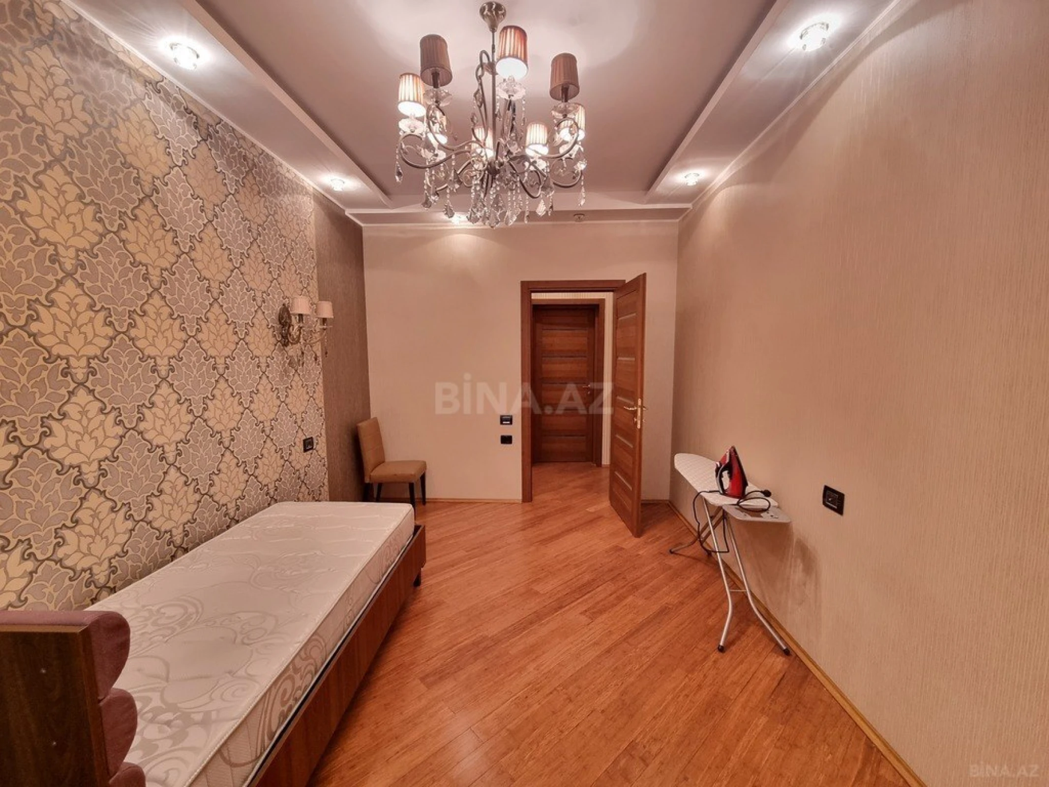 Kirayə verilir 4 otaqlı mənzil 160 m²