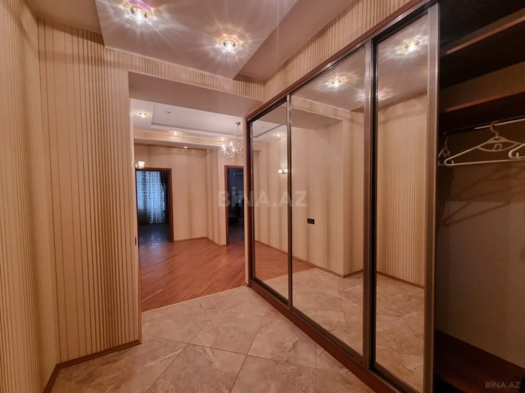 Kirayə verilir 4 otaqlı mənzil 160 m²