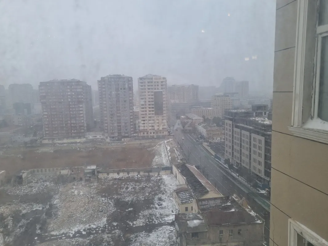 Kirayə verilir 4 otaqlı mənzil 160 m²