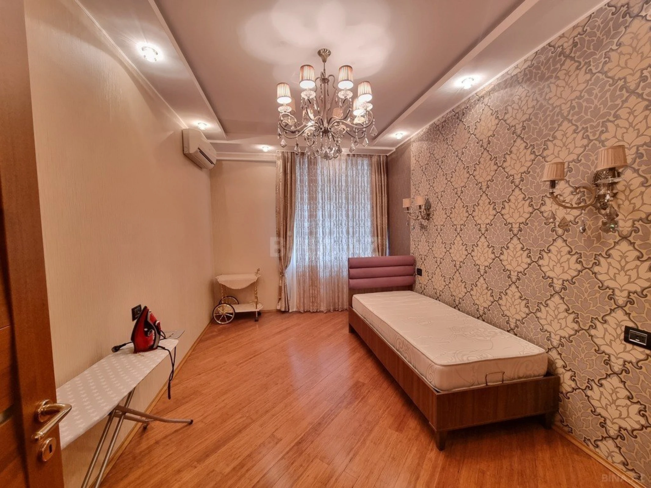 Kirayə verilir 4 otaqlı mənzil 160 m²