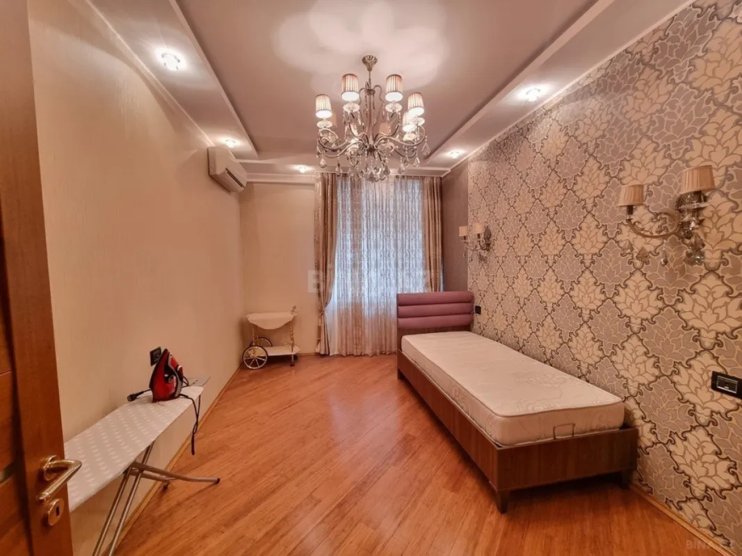 Kirayə verilir 4 otaqlı mənzil 160 m²