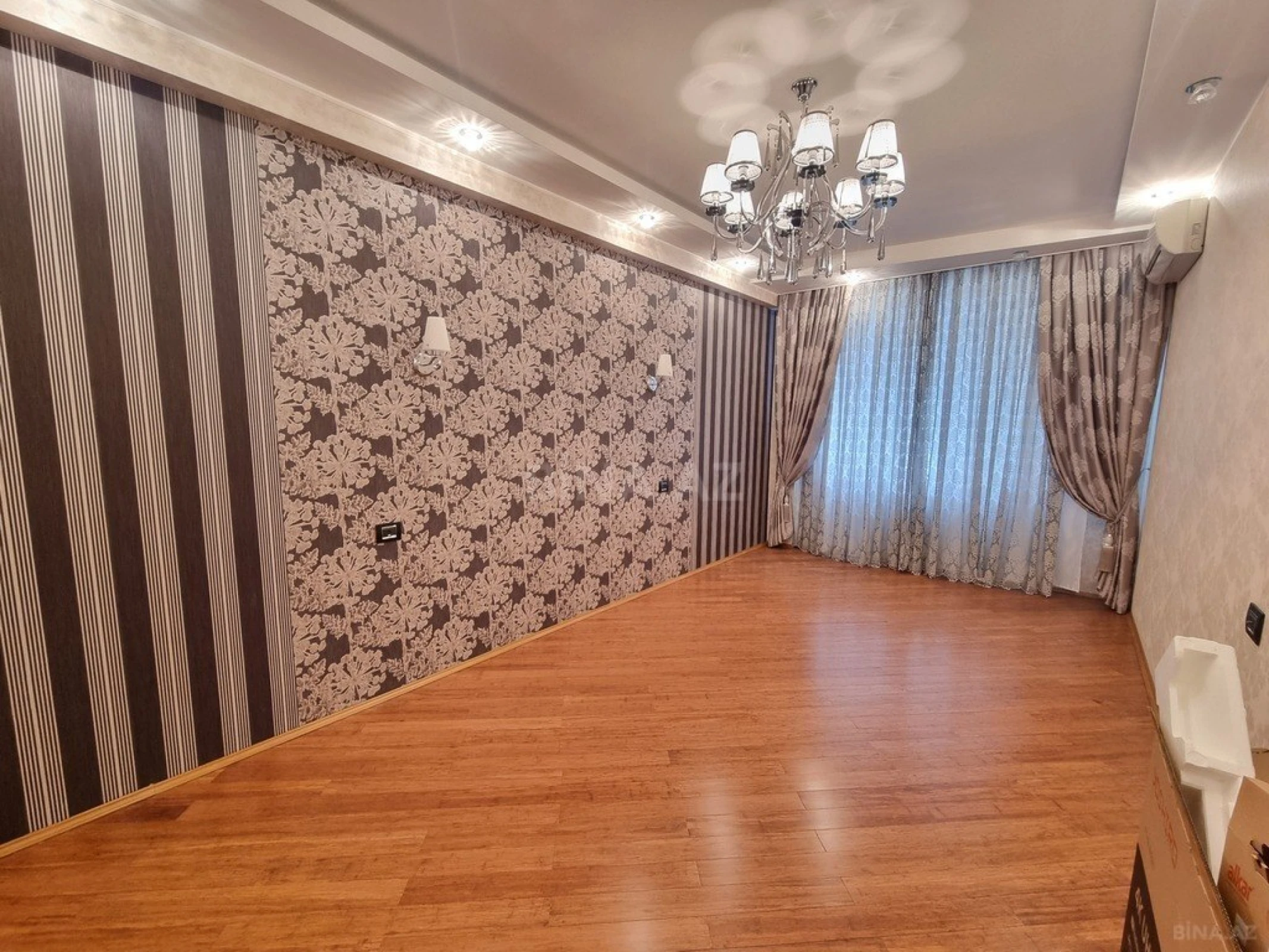 Kirayə verilir 4 otaqlı mənzil 160 m²