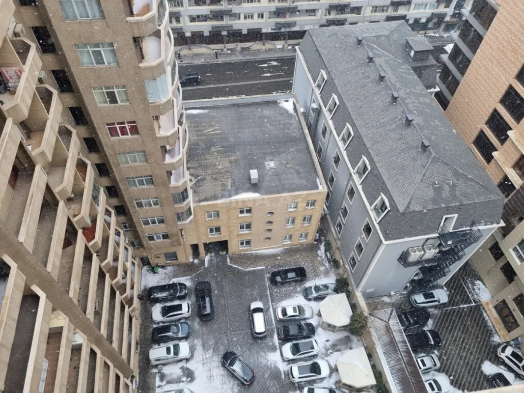 Kirayə verilir 4 otaqlı mənzil 160 m²