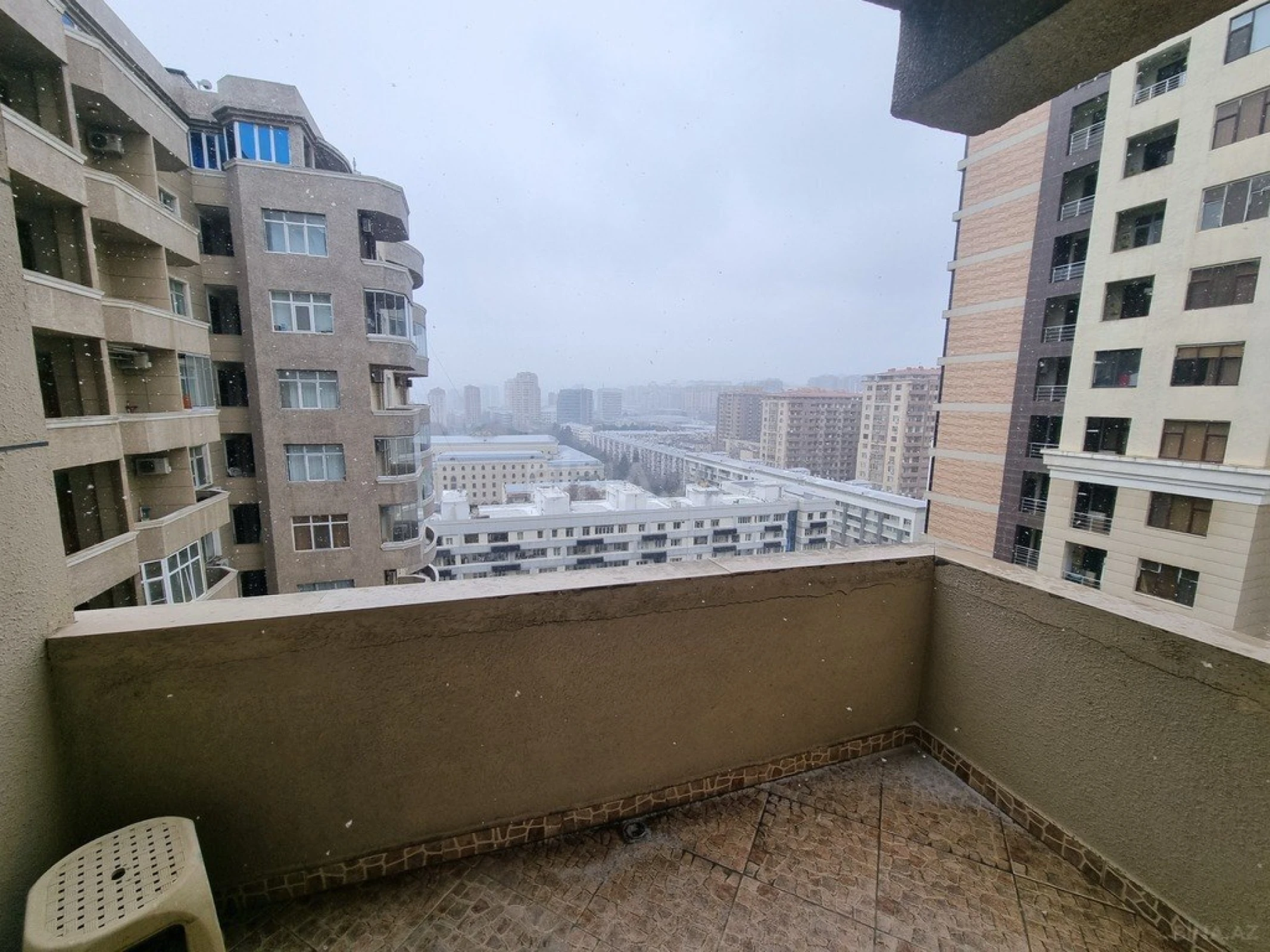 Kirayə verilir 4 otaqlı mənzil 160 m²
