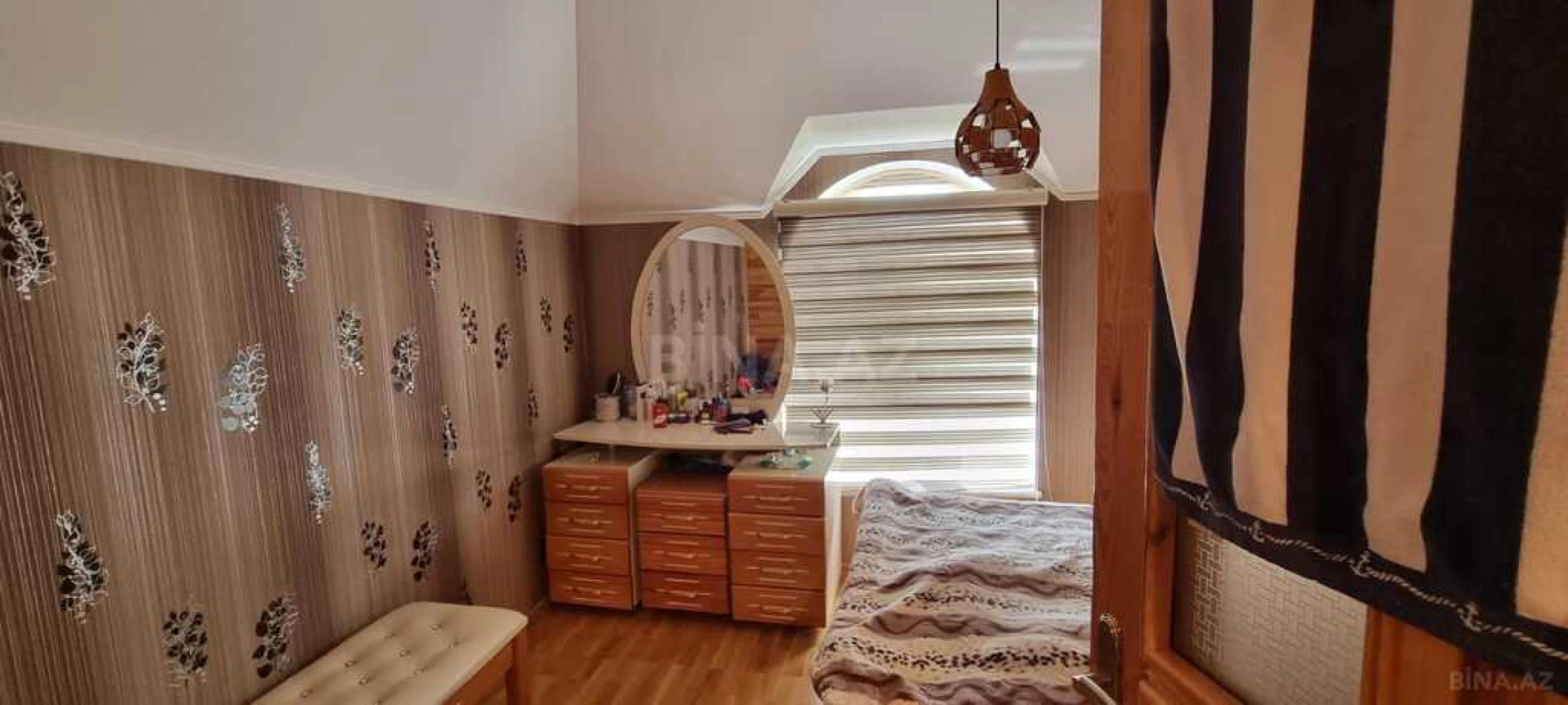 Satılır 7 otaqlı həyət evi 200 m²