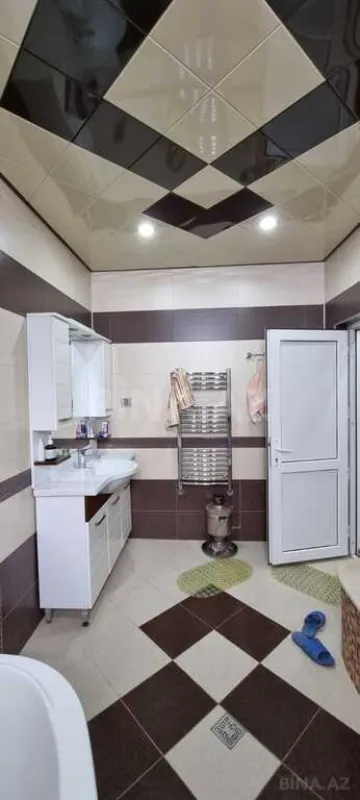 Satılır 7 otaqlı həyət evi 200 m²