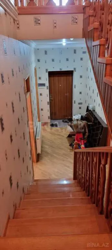 Satılır 7 otaqlı həyət evi 200 m²