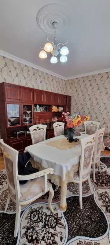 Satılır 7 otaqlı həyət evi 200 m²