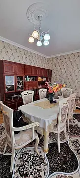 Satılır 7 otaqlı həyət evi 200 m²