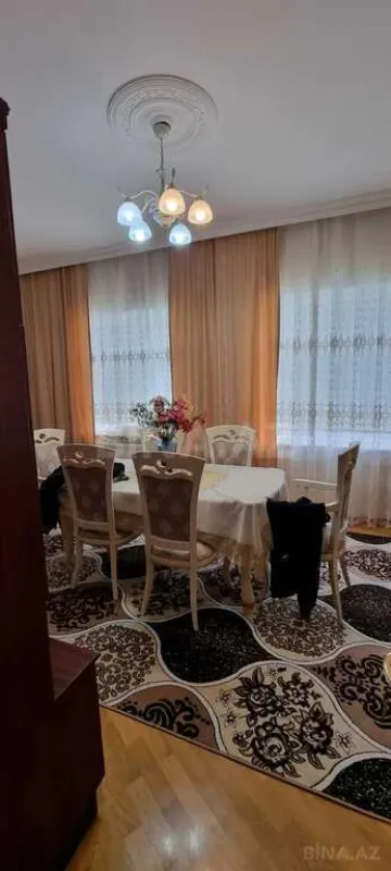 Satılır 7 otaqlı həyət evi 200 m²