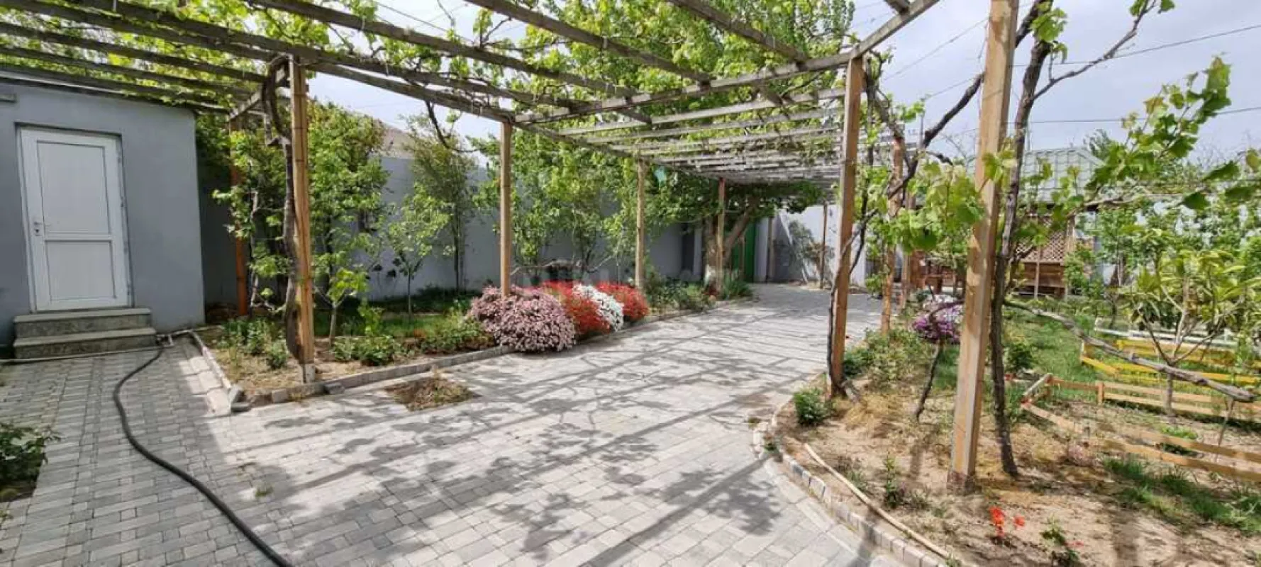 Satılır 7 otaqlı həyət evi 200 m²