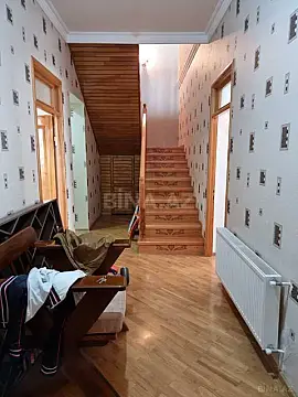 Satılır 7 otaqlı həyət evi 200 m²