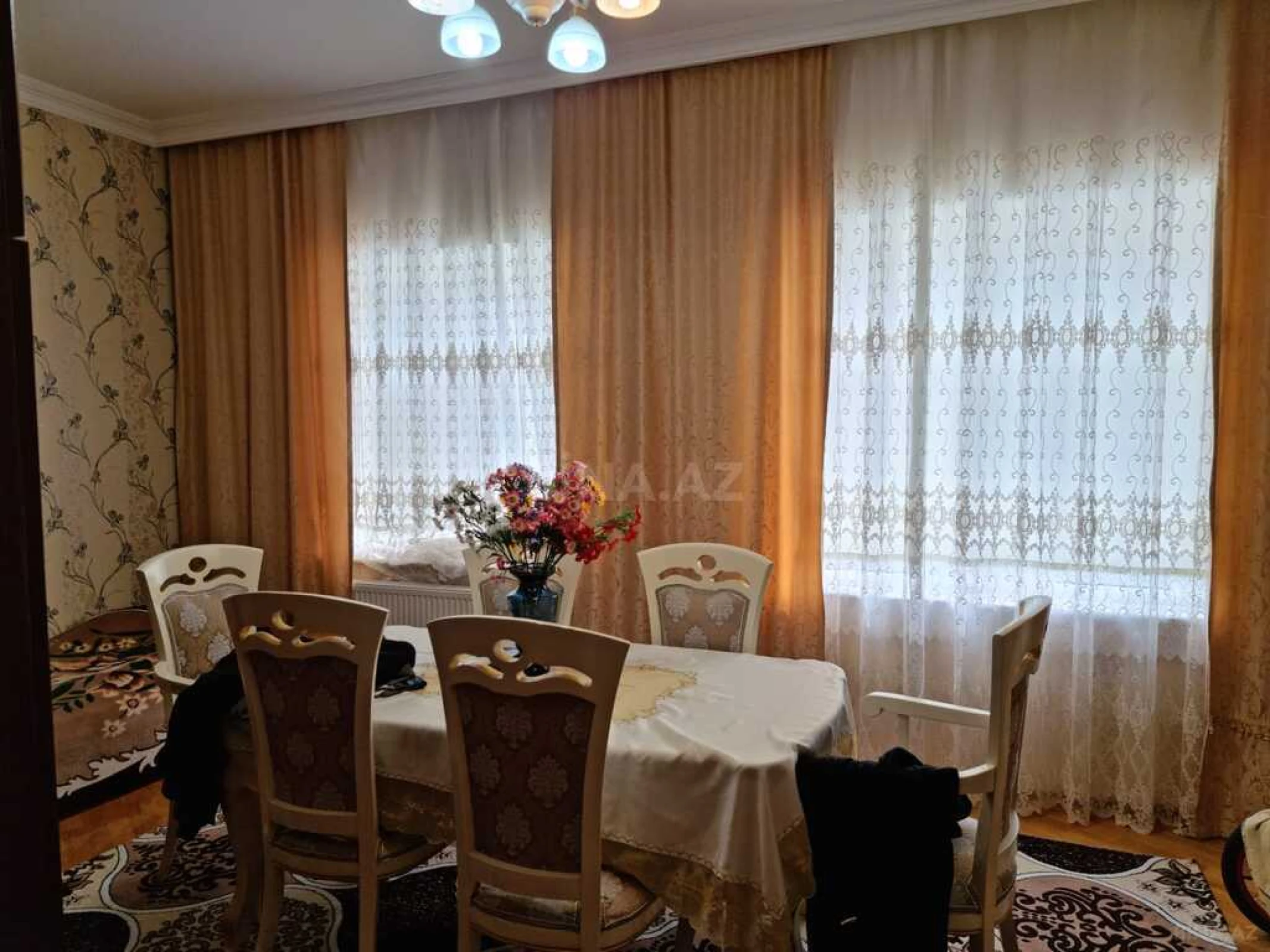 Satılır 7 otaqlı həyət evi 200 m²