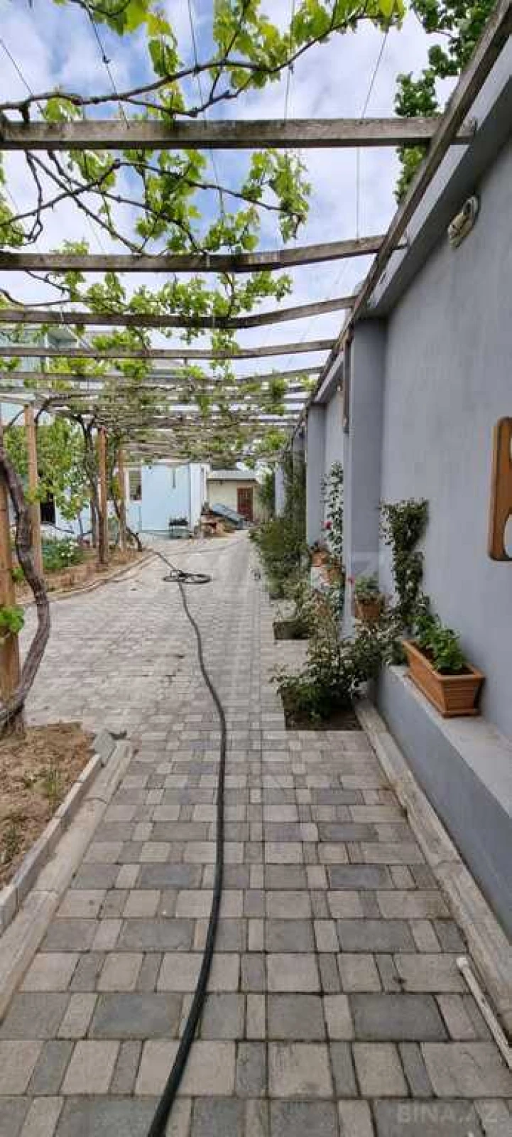 Satılır 7 otaqlı həyət evi 200 m²