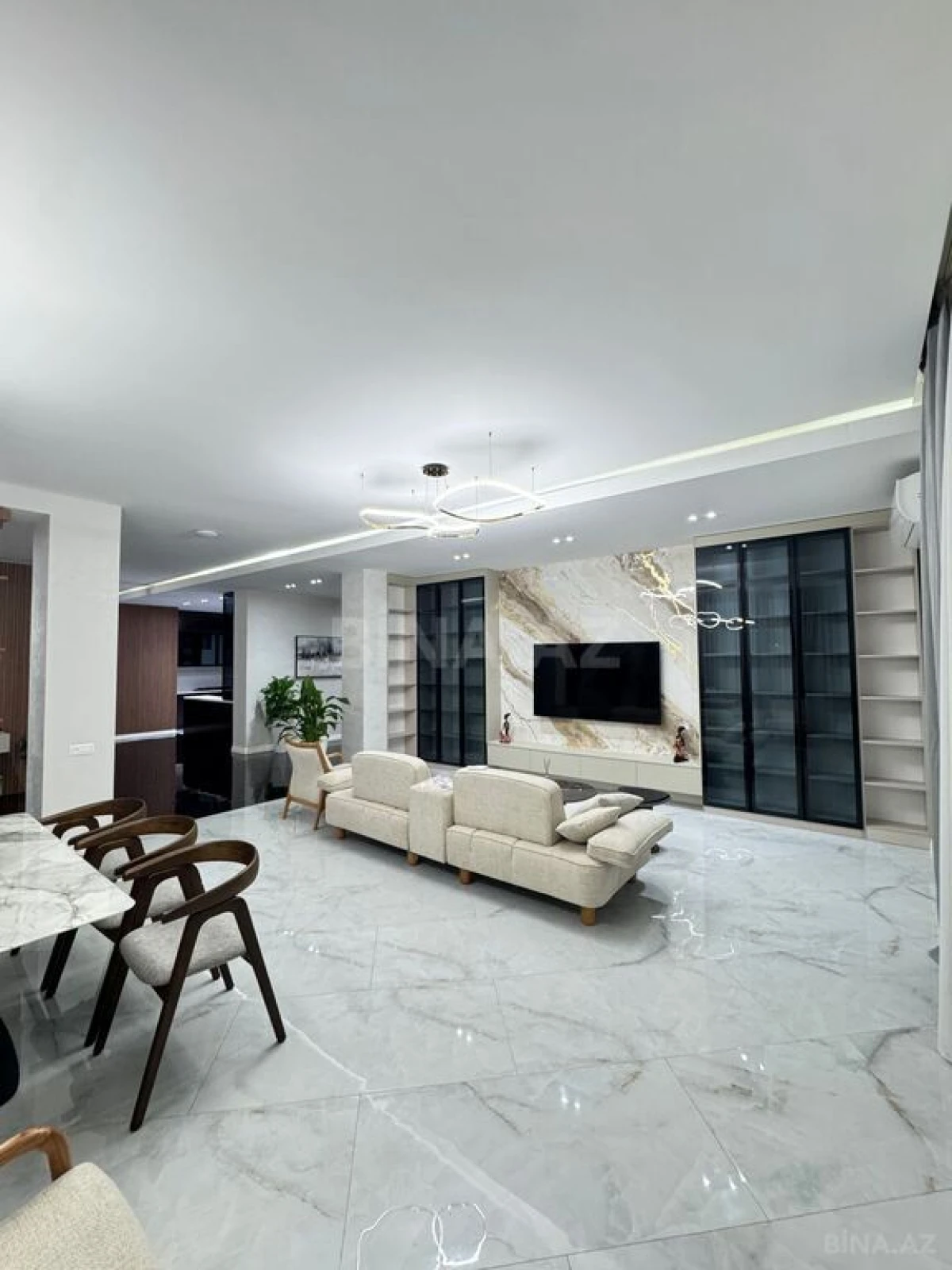 Satılır 7 otaqlı həyət evi 500 m²