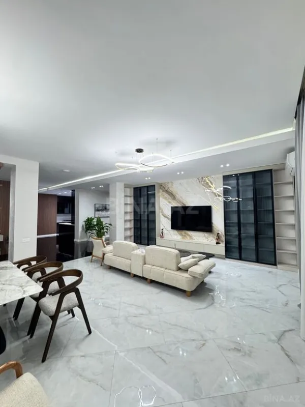 Satılır 7 otaqlı həyət evi 500 m²