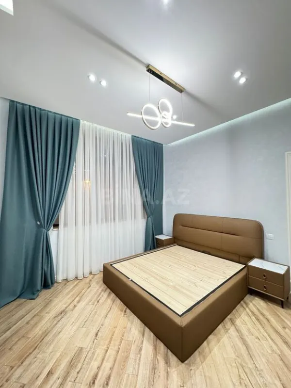 Satılır 7 otaqlı həyət evi 500 m²