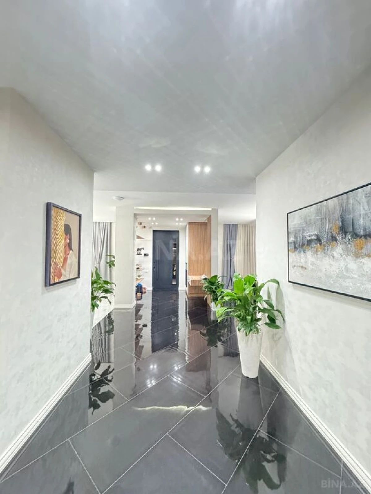 Satılır 7 otaqlı həyət evi 500 m²