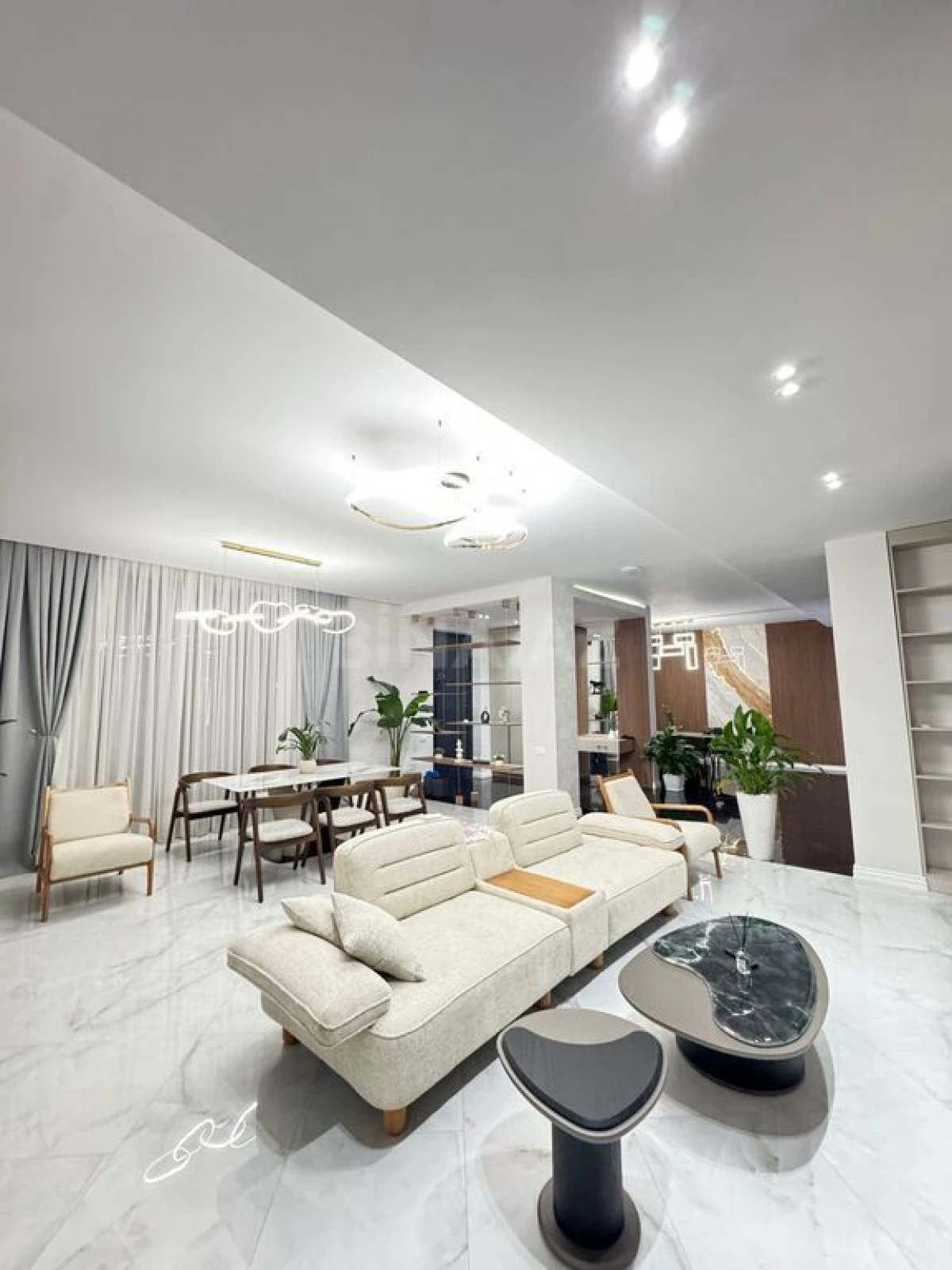 Satılır 7 otaqlı həyət evi 500 m²
