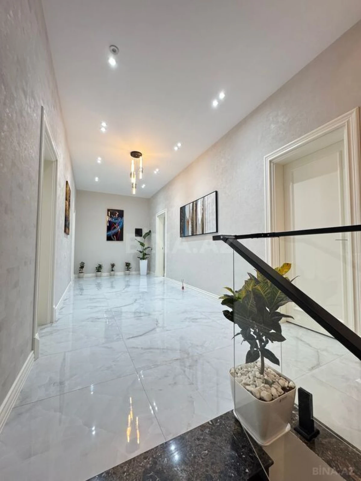 Satılır 7 otaqlı həyət evi 500 m²