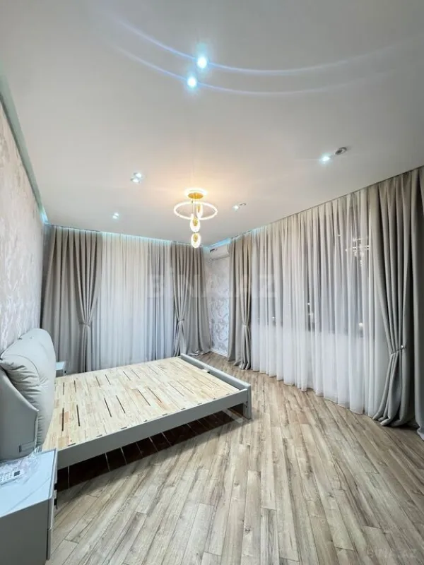 Satılır 7 otaqlı həyət evi 500 m²