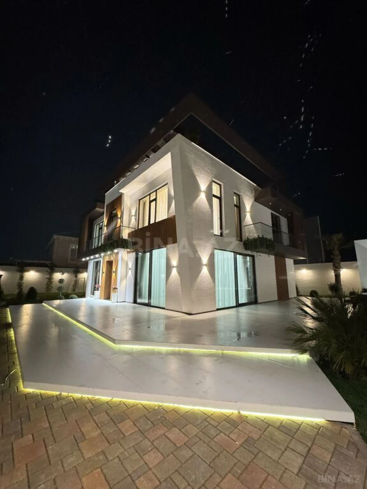 Satılır 7 otaqlı həyət evi 500 m²