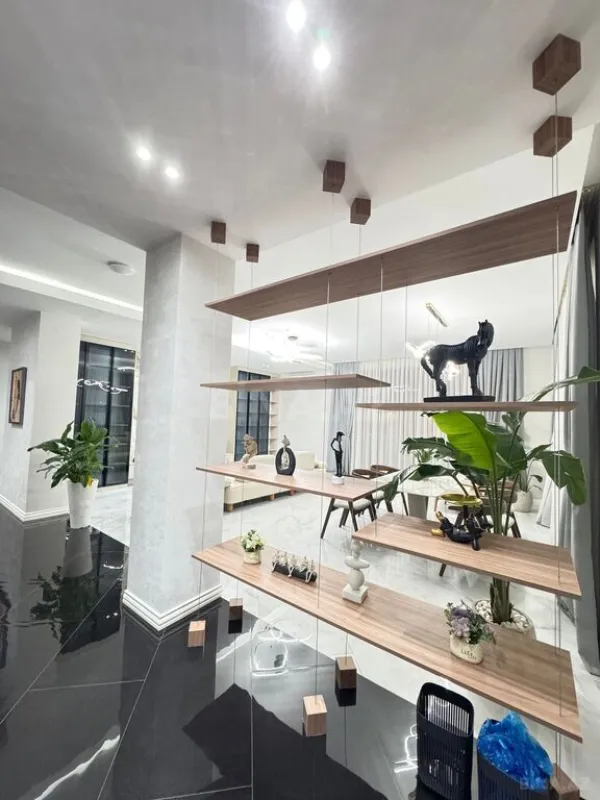 Satılır 7 otaqlı həyət evi 500 m²