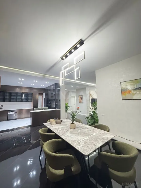 Satılır 7 otaqlı həyət evi 500 m²