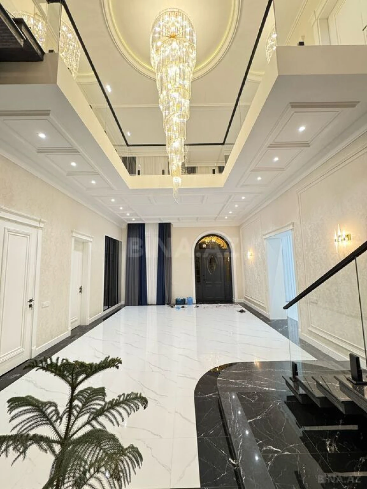 Satılır 6 otaqlı həyət evi 500 m²